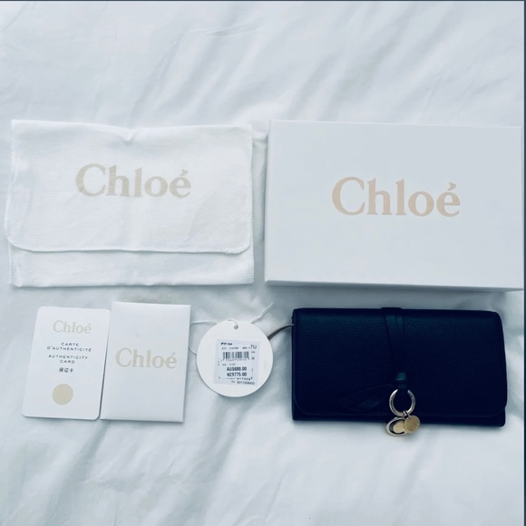 SEE BY CHLOÉ Alphabet Continental wallet, black calfskin, gold tone charms - Picture 7 of 7